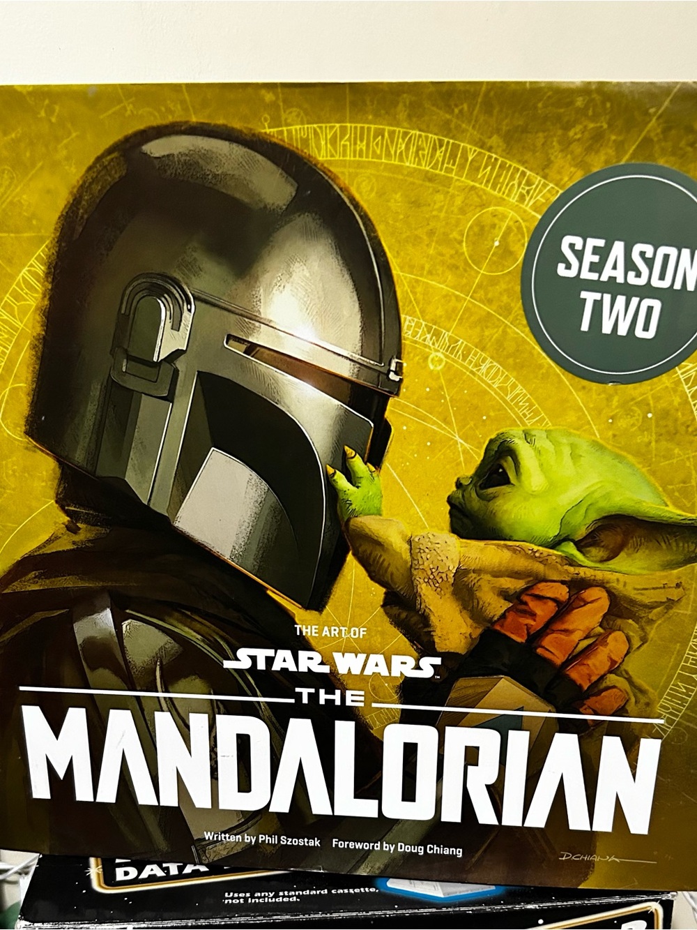 Star Wars The Mandalorian Art Book - Green & Yellow Cover